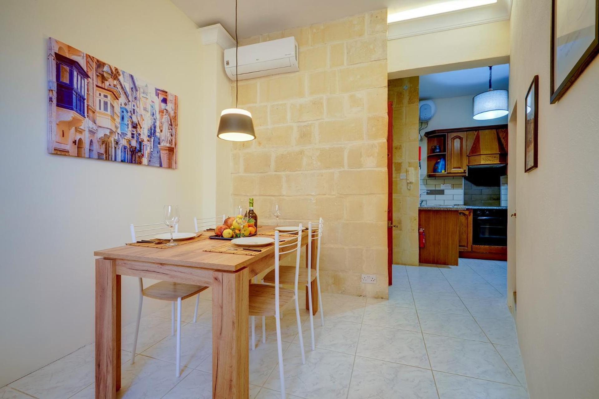 Traditional Maltese Townhouse, Roof Terrace And Views سنجليا المظهر الخارجي الصورة
