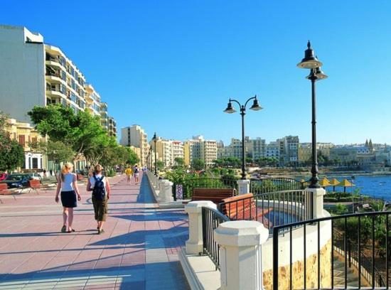 Traditional Maltese Townhouse, Roof Terrace And Views سنجليا المظهر الخارجي الصورة