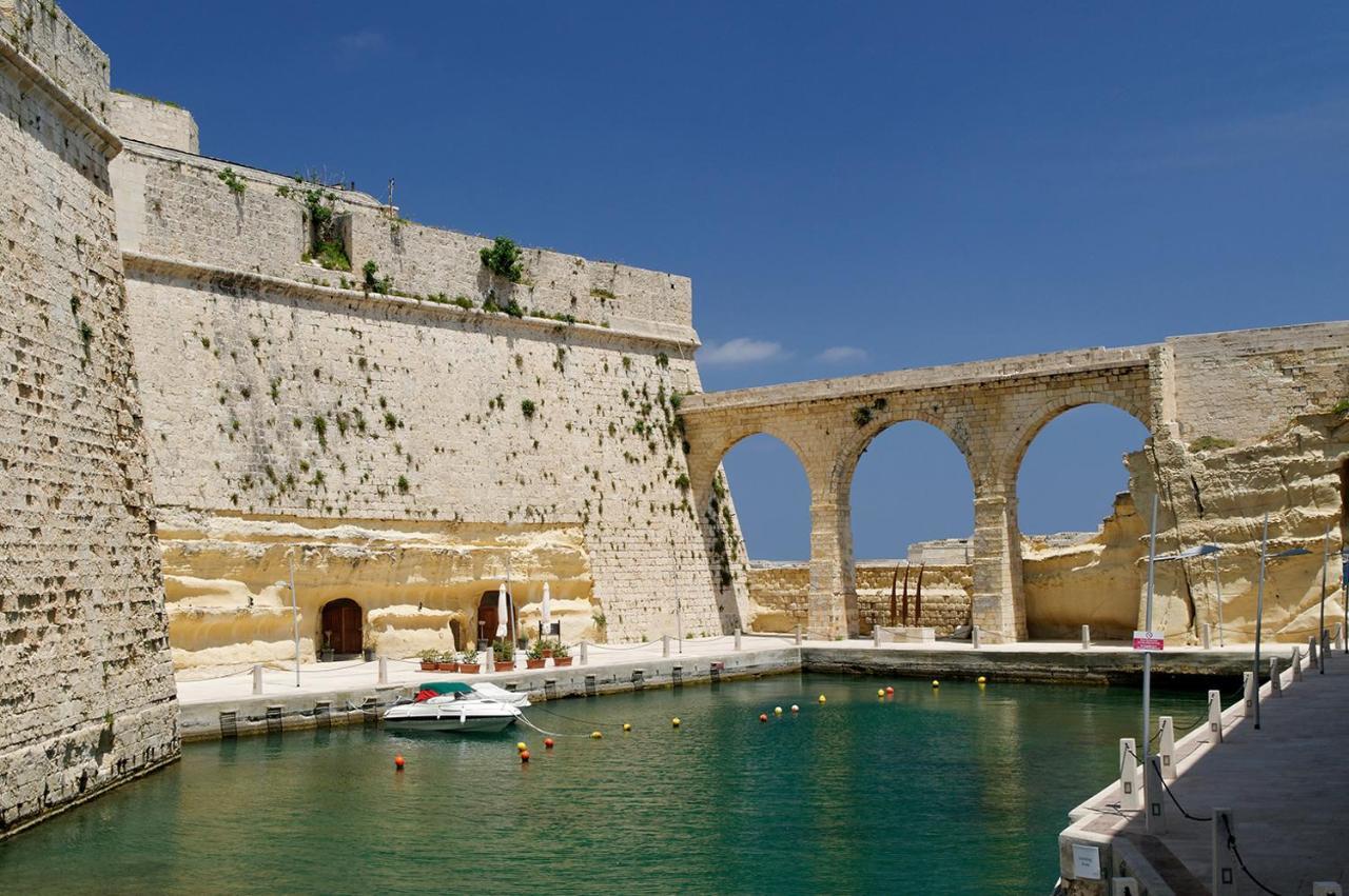 Traditional Maltese Townhouse, Roof Terrace And Views سنجليا المظهر الخارجي الصورة